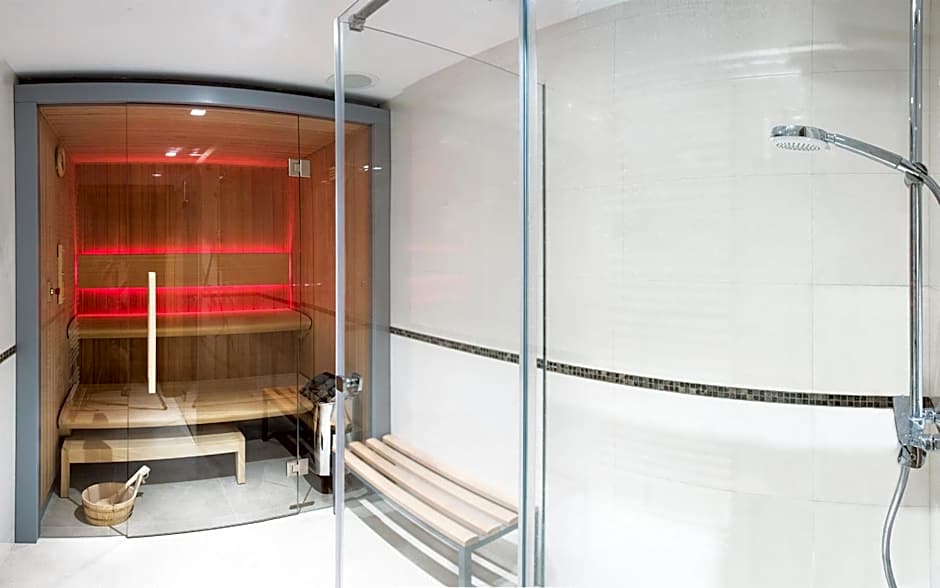 Golden Tulip Warsaw Airport