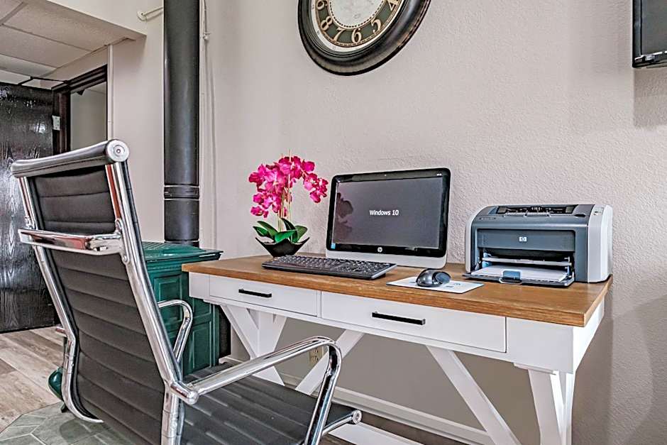 Days Inn by Wyndham Brunswick Bath Area