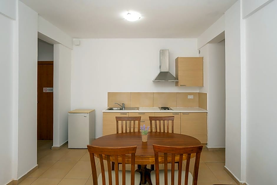 Flora Hotel Apartments