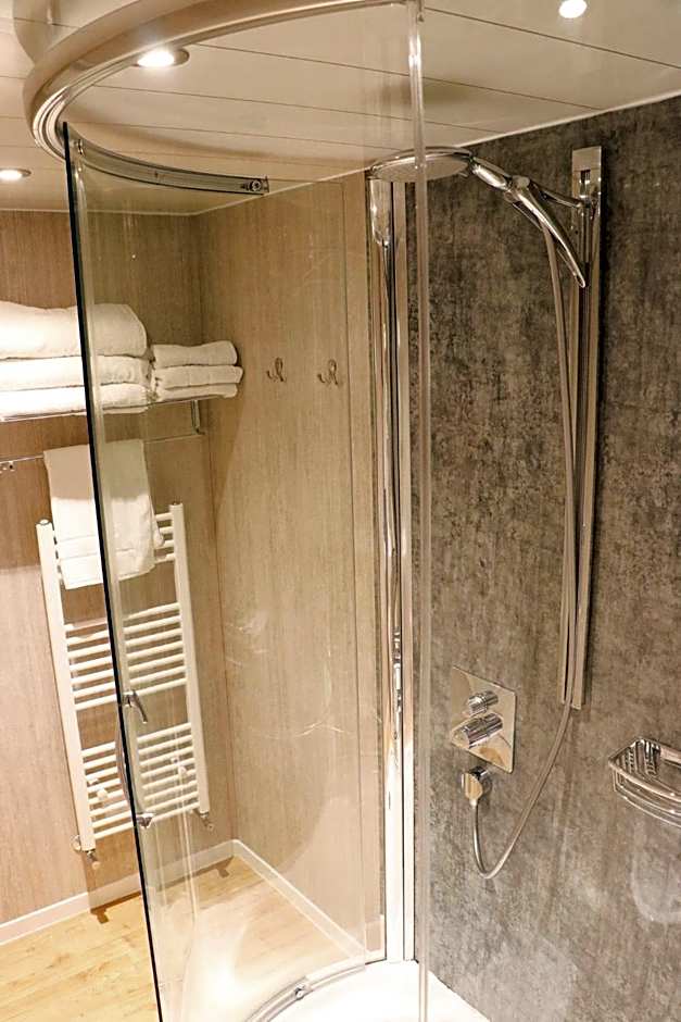 The Queen's Head Hotel