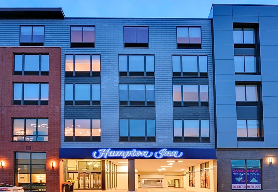 Hampton Inn By Hilton Salem, Ma