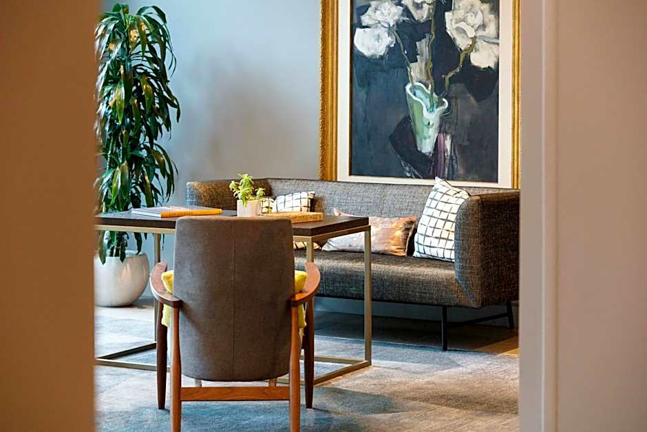 Renaissance Los Angeles Airport Hotel