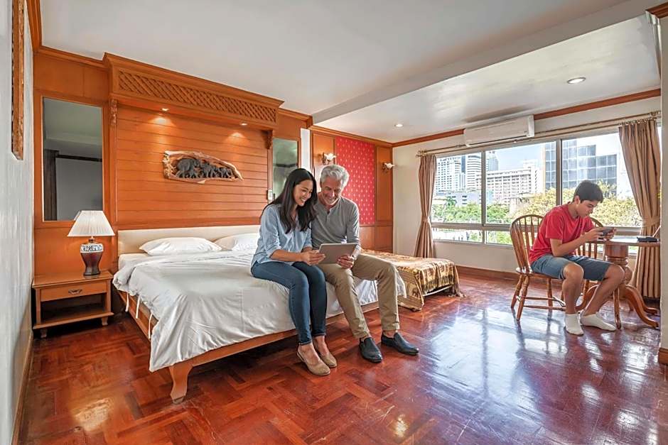 Studio Suite by Royal Ivory Nana