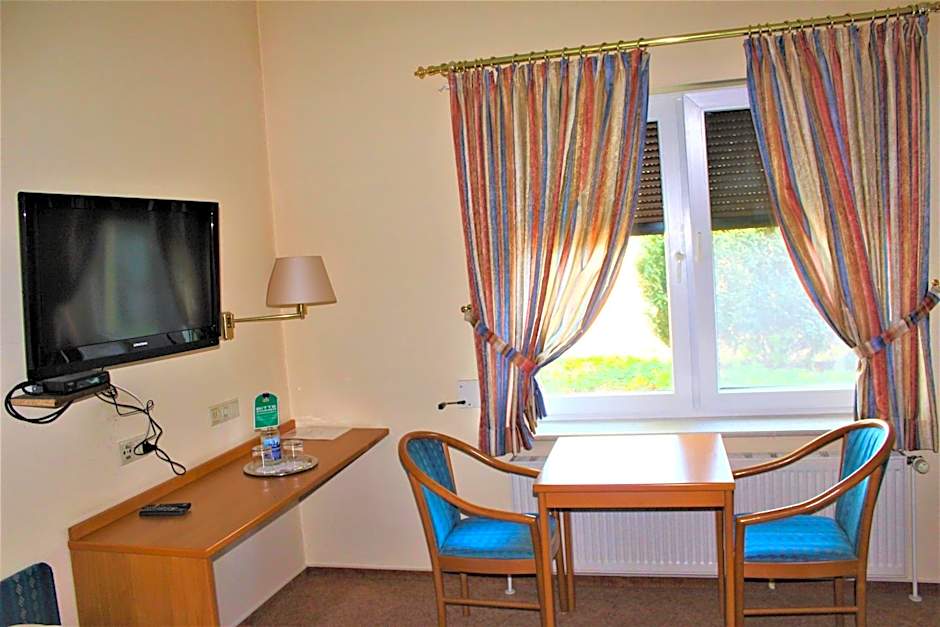 Hotel Alsterquelle 24h Check-in, Free Parking and WiFi