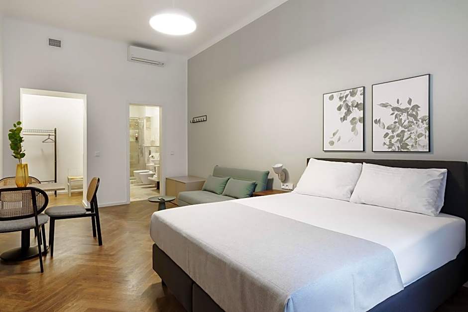 limehome Prague Halkova