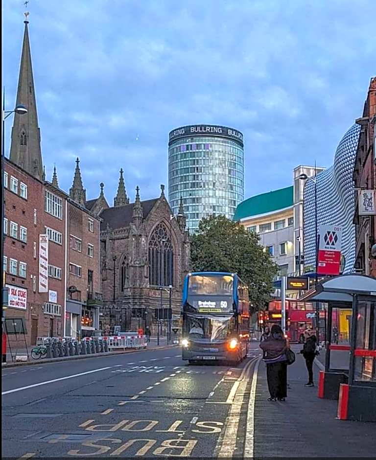 Cityscape Apartment in Birmingham with Self Checkin