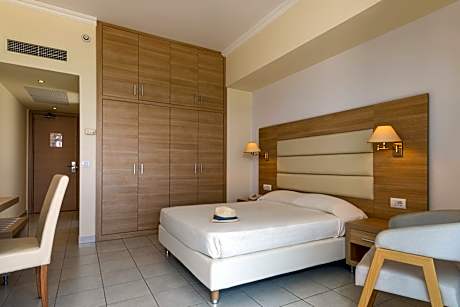 Standard Single Room with Mountain View