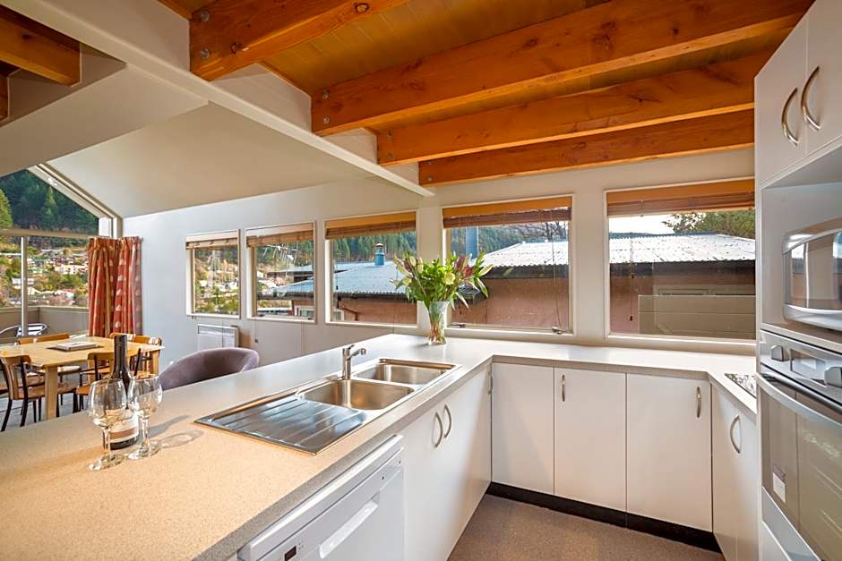 Cranbury Court Apartments