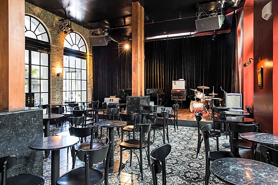 American Trade Hotel