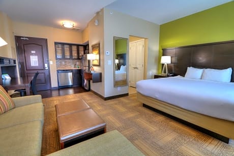 Double Studio Suite with Tub - Mobility/Communications Accessible