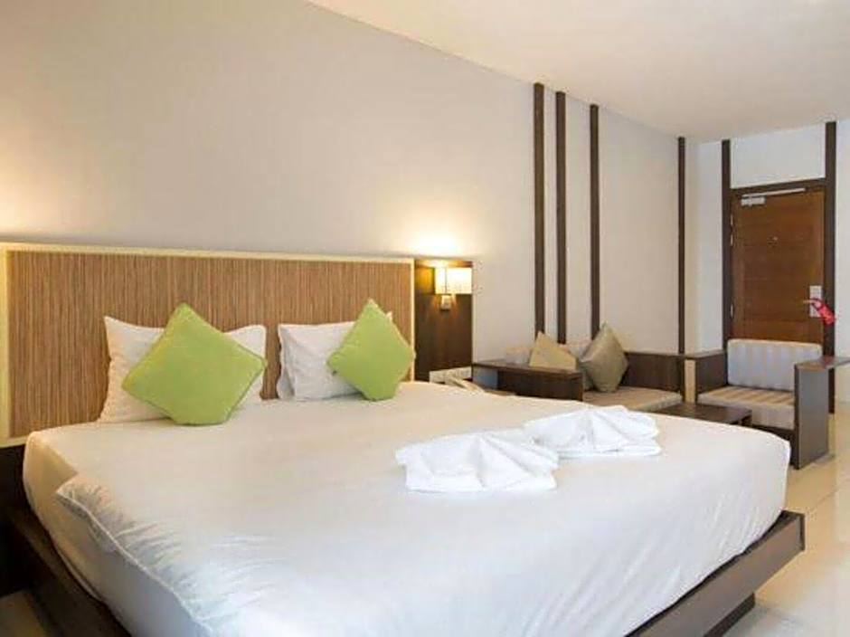 April Suites Pattaya