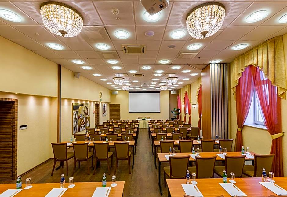 Avalon Hotel & Conferences