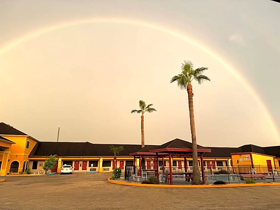 Los Fresnos Inn and Suites