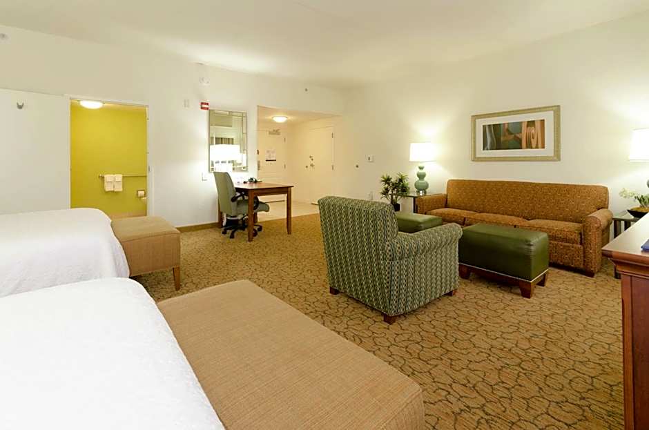 Foto 1 di 6 di Studio Suite with Two Queen Beds and Kitchenette - Non-Smoking