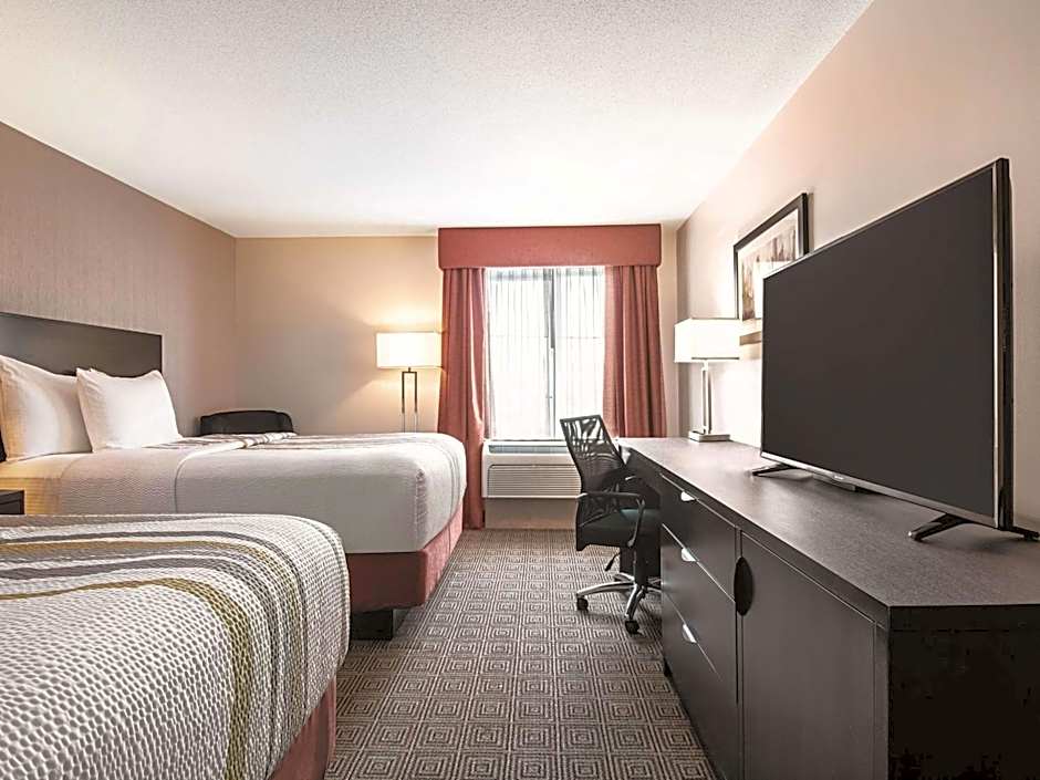 La Quinta Inn & Suites by Wyndham Vancouver Airport