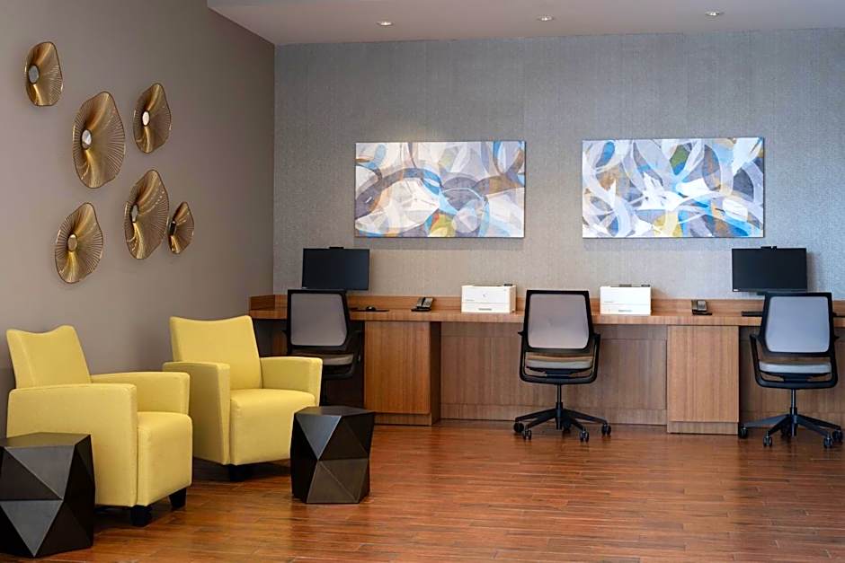 SpringHill Suites by Marriott Orlando at FLAMINGO CROSSINGS Town