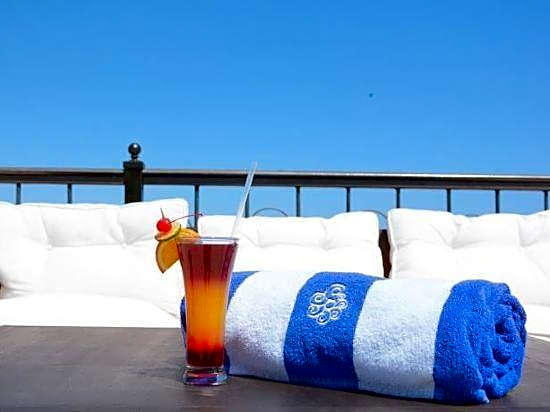 La Posada Hotel & Beach Club