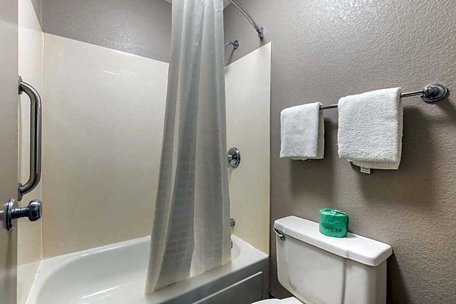 Red Roof Inn Hickory