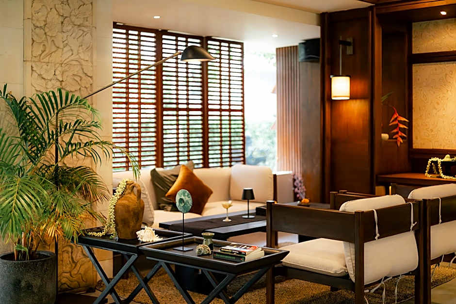 Fourteen Roses Beach Hotel