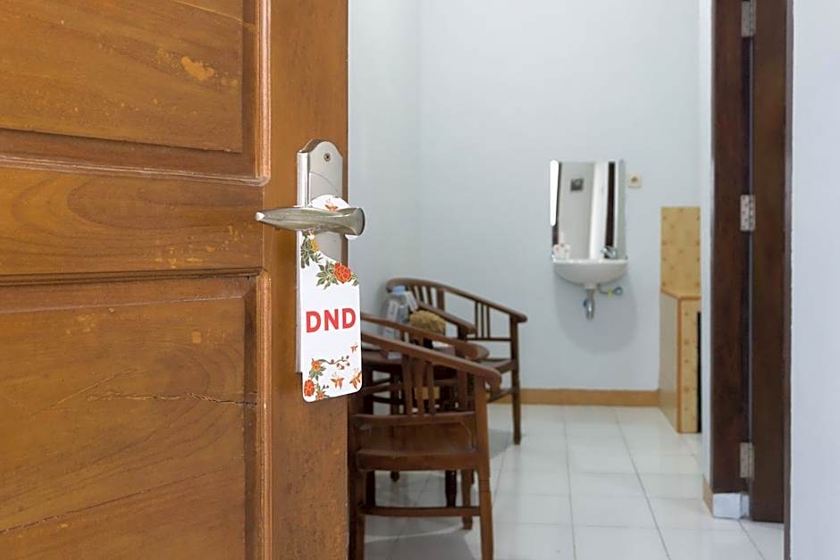 OYO 801 Hansa Homestay