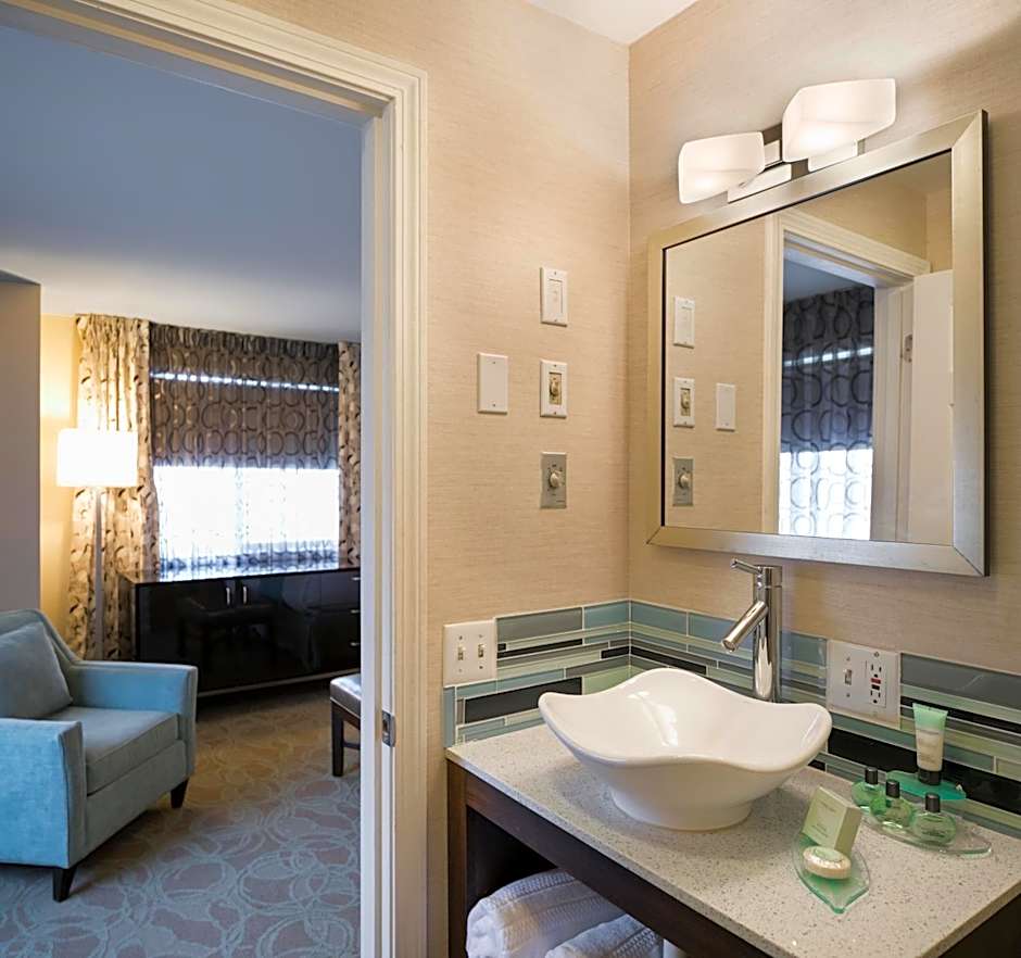 Aqua Blue Hotel