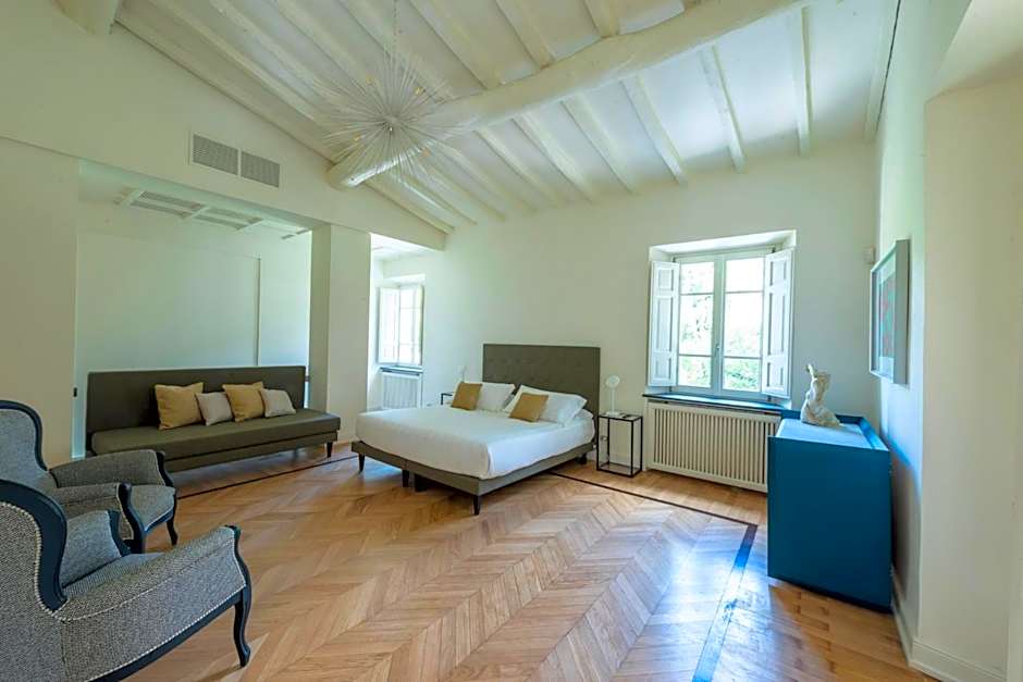 Photo 1 of 6 of Suite