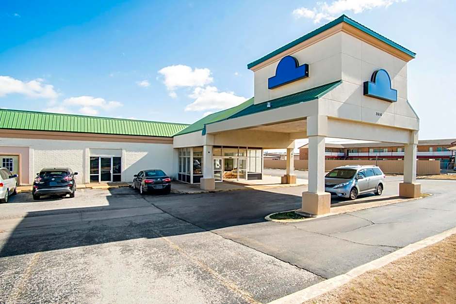 OYO Hotel Oklahoma City South I-35 and SE 29th