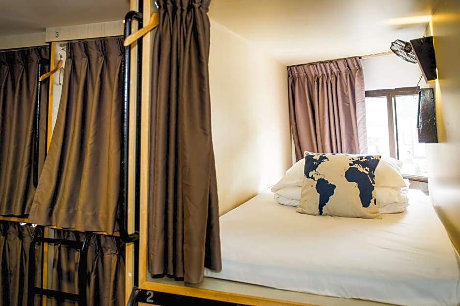 Traveller Bunker Hostel