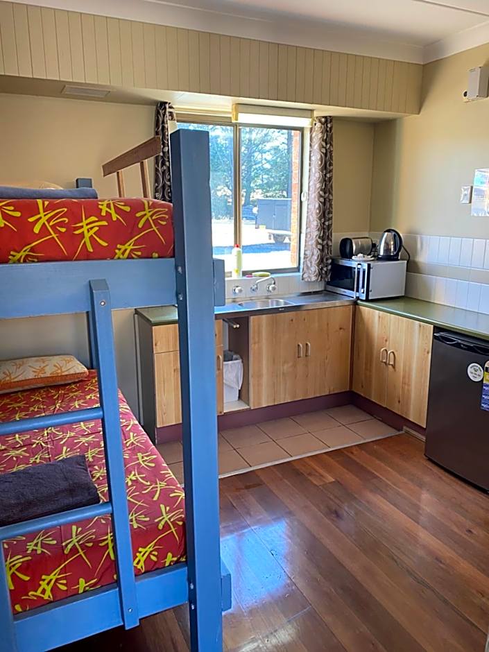 Snowgate Motel + Apartments