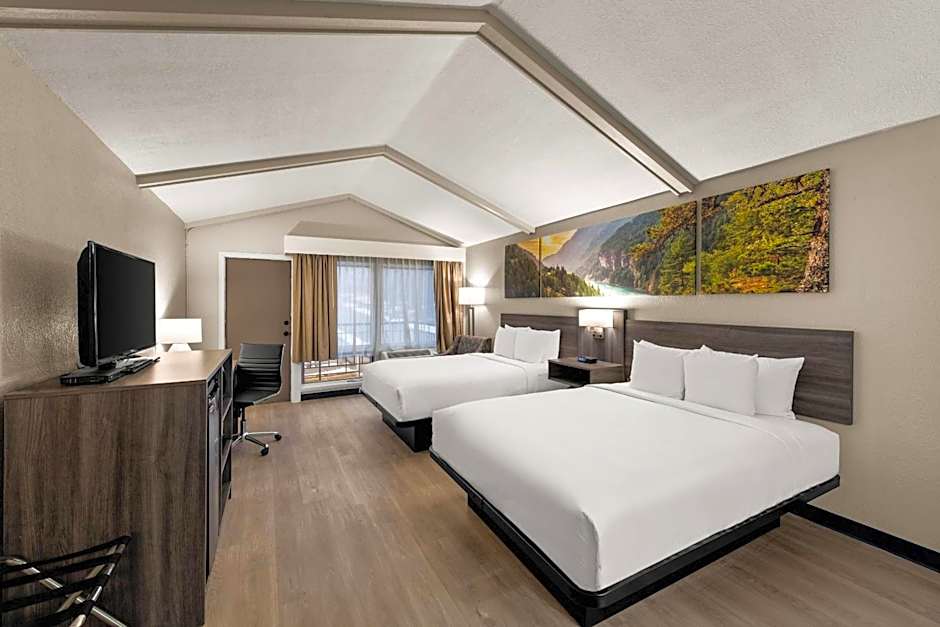 Clarion Pointe Rhinelander Downtown