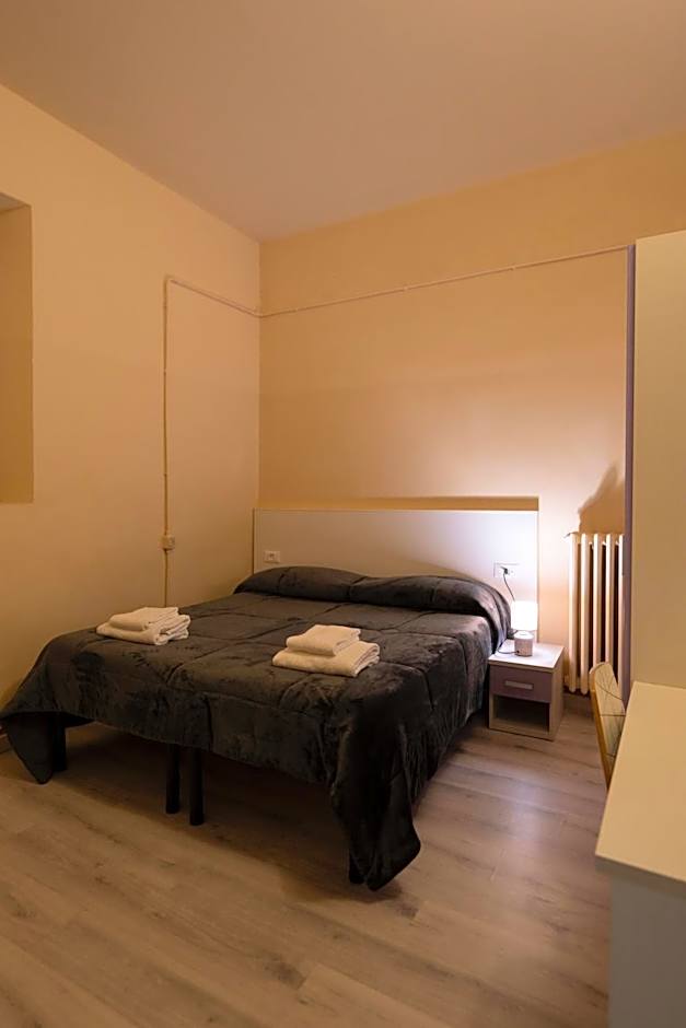 Hotel & Hostel 7