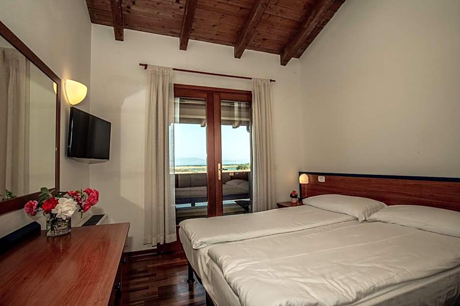 Hotel Caneo