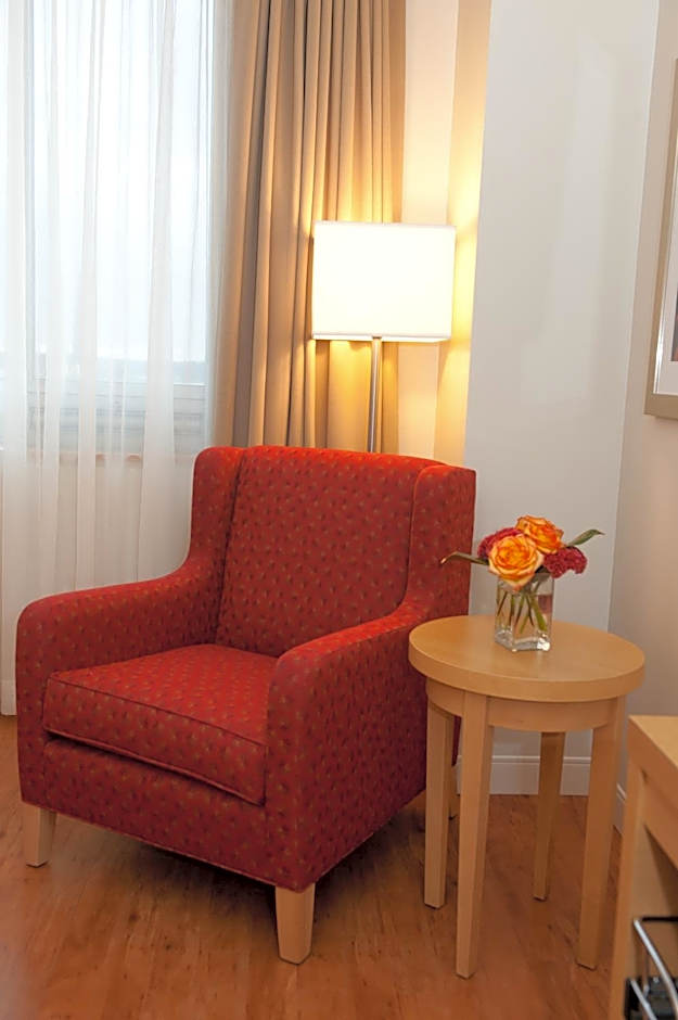 The Holman Grand Hotel