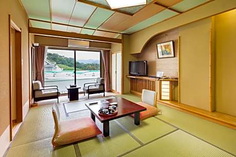 Japanese-Style Room