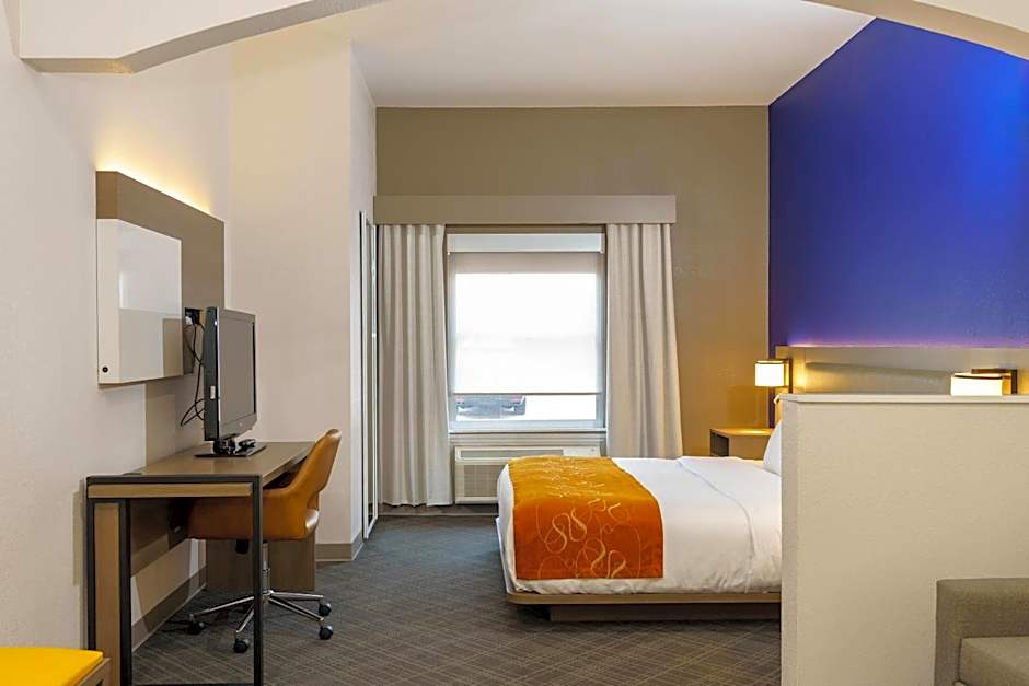 Comfort Suites University Drive