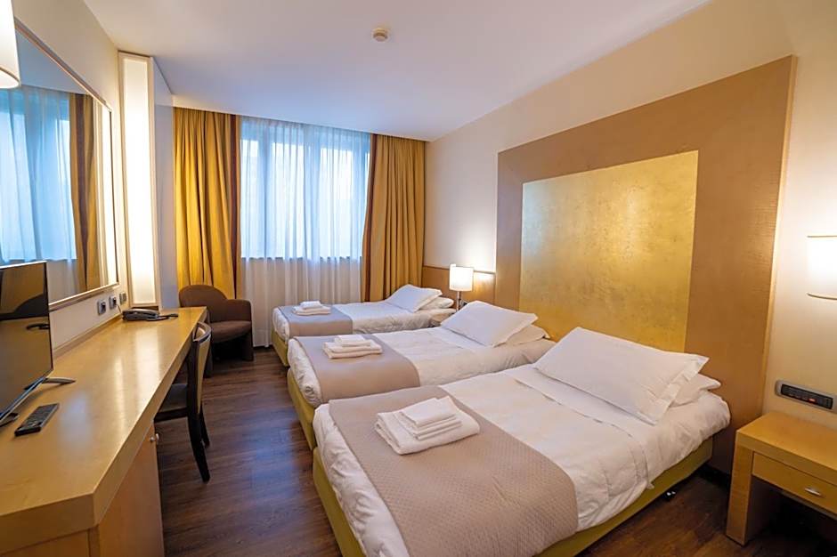 Photo 1 of 5 of Triple Room