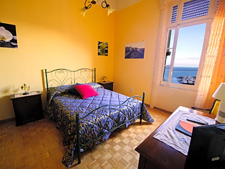Double Room Economy Sea View with private outdoor