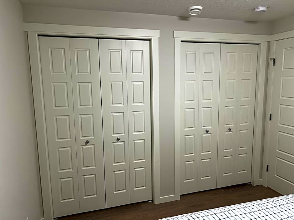 The Haven - cozy 1 bedroom suite in Seton SE Calgary