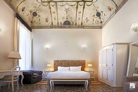 Room with Frescoes