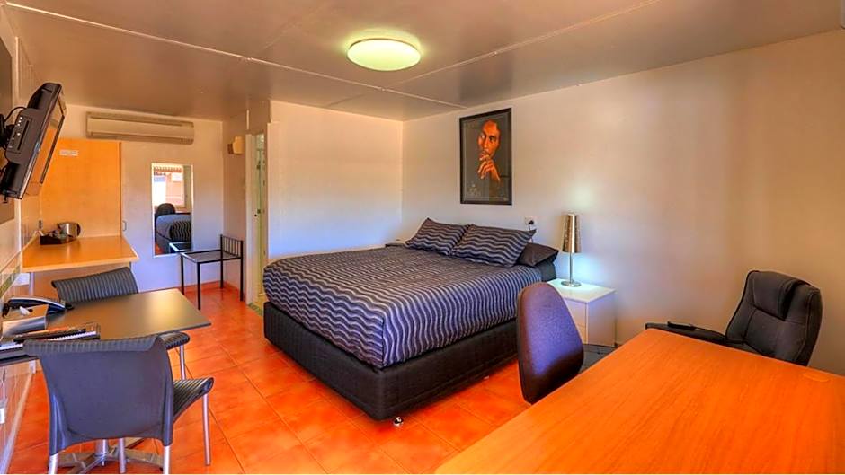 Halls Creek Motel