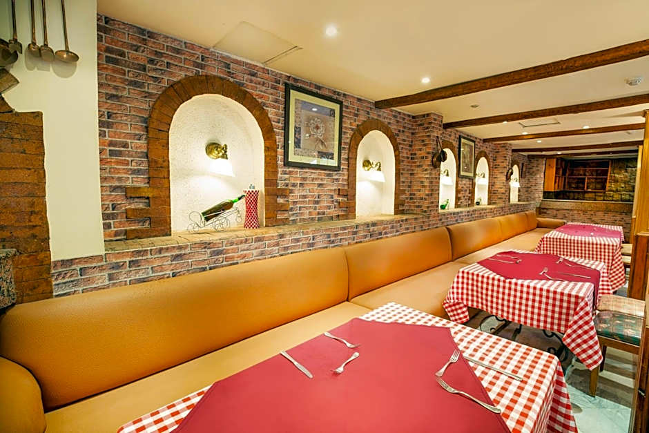 Pyramisa Luxor Hotel and Suites