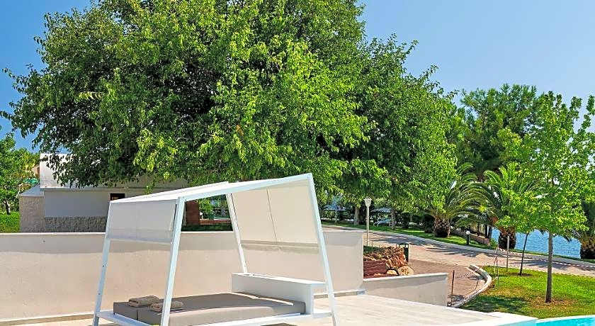 Alexandra Elegance Bridging Generations