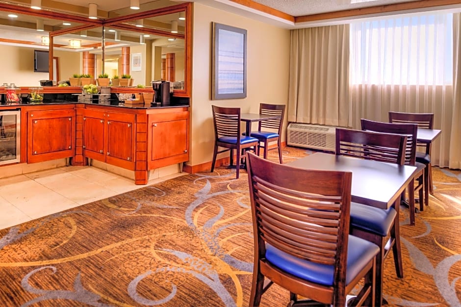 DoubleTree by Hilton Hotel Tampa Airport-Westshore