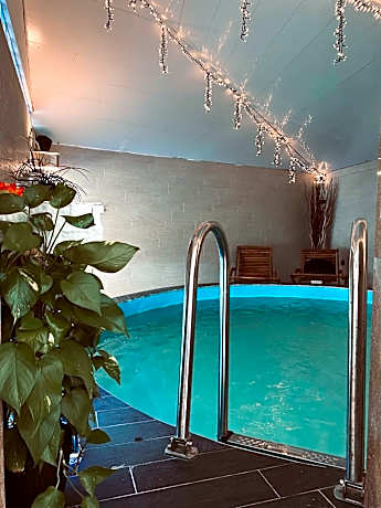 King Room with Spa Bath