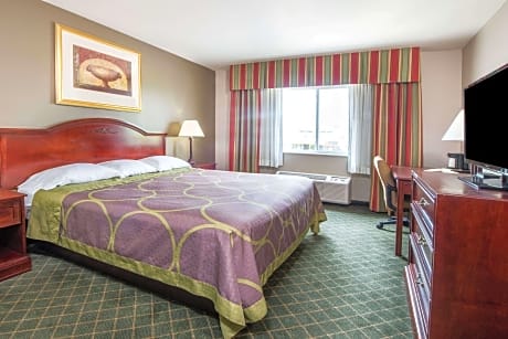 1 King Bed Non-Smoking