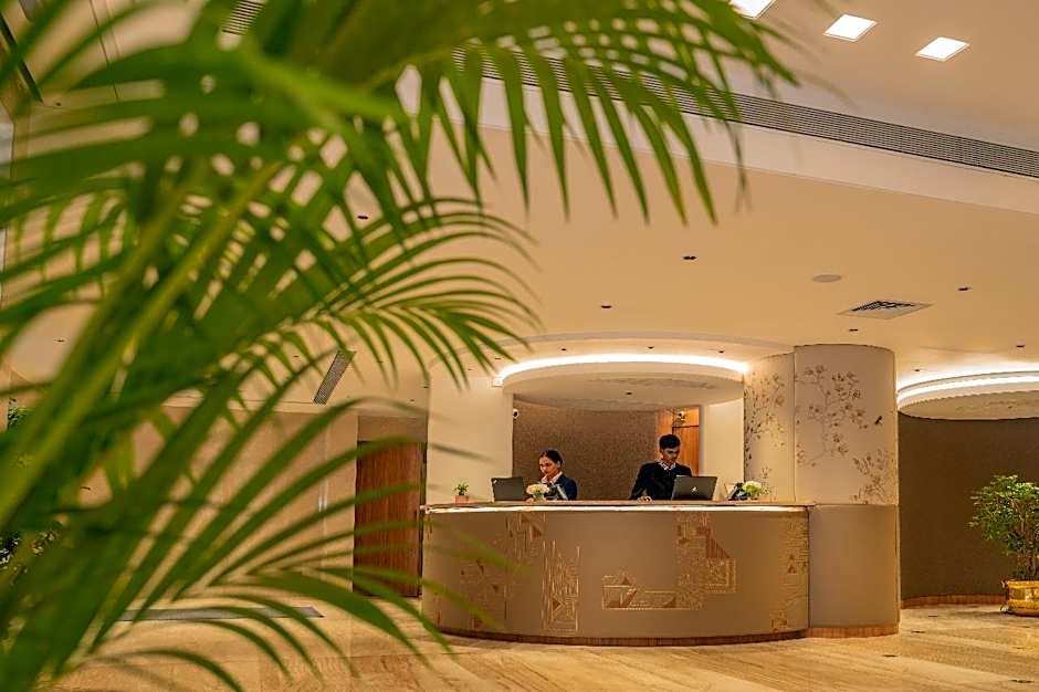 Kohinoor Continental, Near International Airport