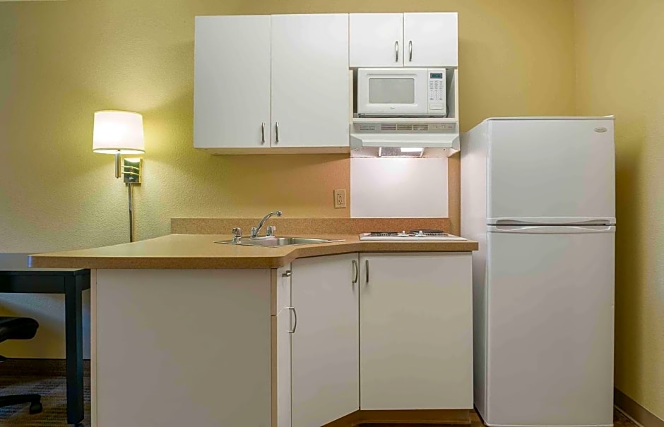 Extended Stay America Suites - Detroit - Metropolitan Airport