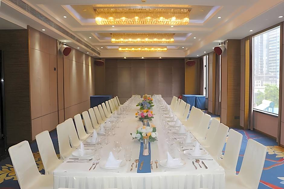 La Perle International Hotel