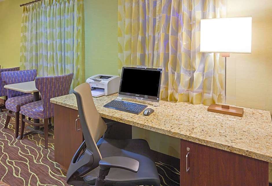 Holiday Inn Express Hotel & Suites St. Paul - Woodbury By IHG