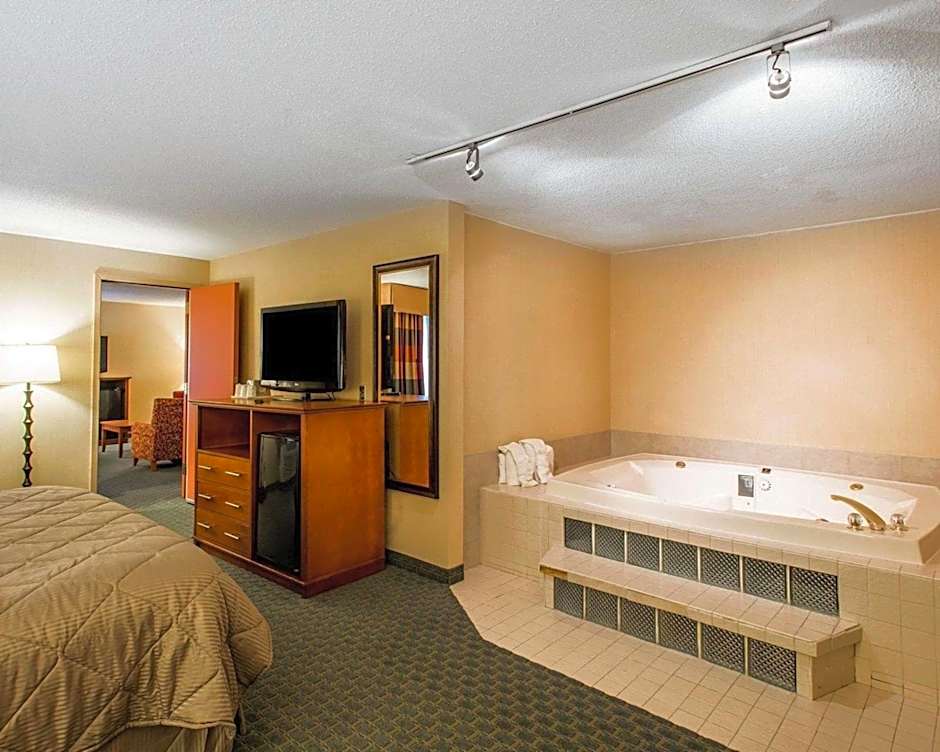 Quality Inn and Conference Center Greeley Downtown